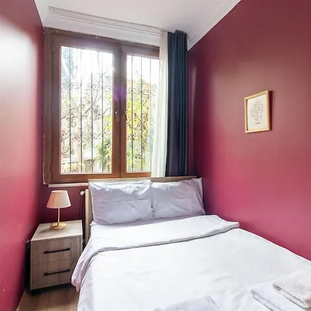 Authentic 2br Gem In The Heart Of Samatya דירה איסטמבול